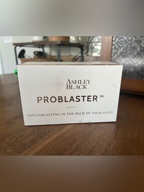 Ashley Black ProBlaster Fascia Blasting Tool - White